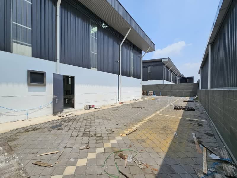 Semi-D Factory for Rent in Batu Arang (Selangor) - Lee Sing Siong - Exterior - PropertyGuru.com.my