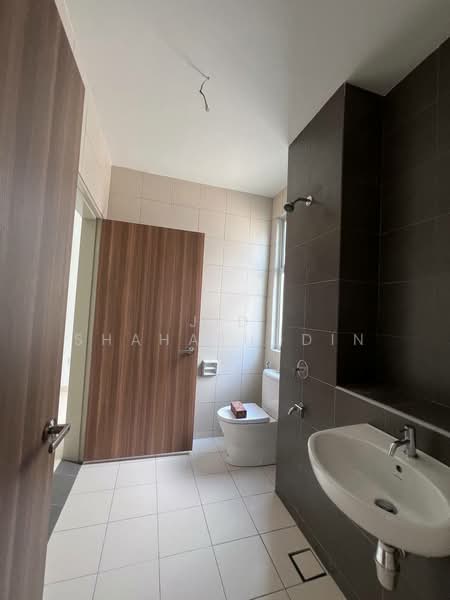 Terraced House for Sale in Sepang (Selangor) - Jid Shaharuddin - Bathroom - PropertyGuru.com.my