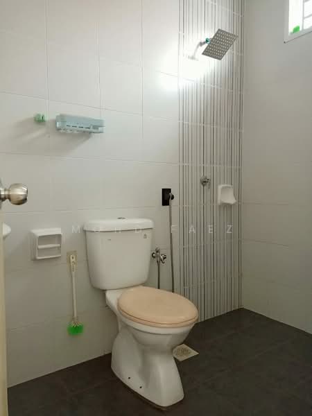 1-storey Terraced House for Sale in Bandar Penawar (Kota Tinggi) - Mohd Faez - Bathroom - PropertyGuru.com.my