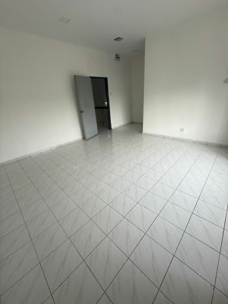 Rumah Teres 2-Tingkat untuk Disewa di Klang (Selangor) - HS Ong - Master Bedroom - PropertyGuru.com.my