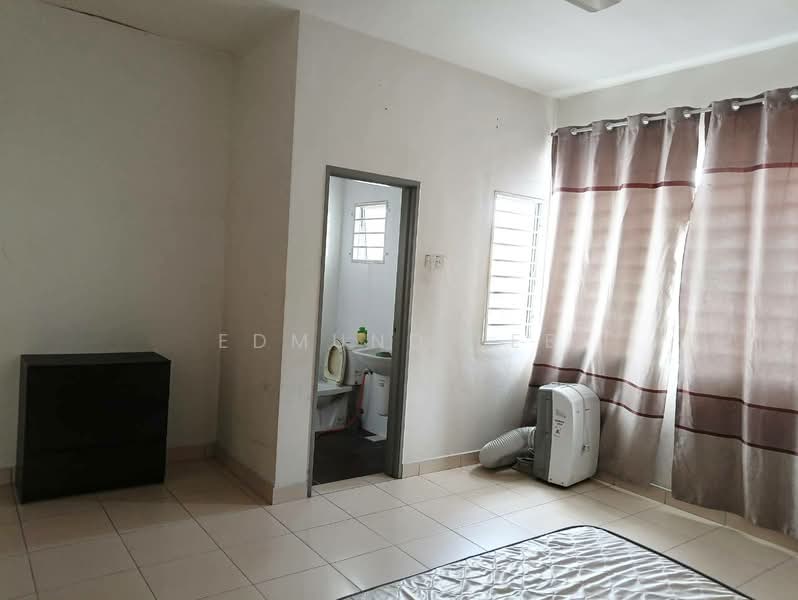 2-storey Terraced House for Rent in Bandar Country Homes (Rawang) - Edmund Lee - Bedroom - PropertyGuru.com.my
