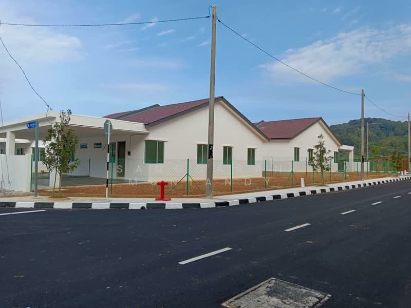 Semi-Detached House for Sale in Sik (Kedah) - Sanggaran Muniandy - Exterior - PropertyGuru.com.my