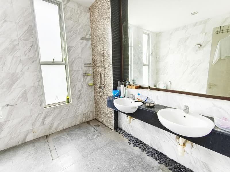 Bungalow for Sale in Taman TTDI Jaya (Shah Alam) - Aizuddin Ali - Bathroom - PropertyGuru.com.my