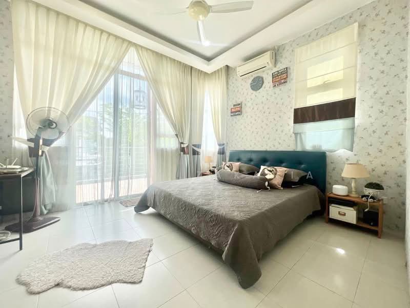 Semi-Detached House for Sale in Bandar Saujana Putra (Tanjong Duabelas) - Akmal Zakaria - Bedroom - PropertyGuru.com.my