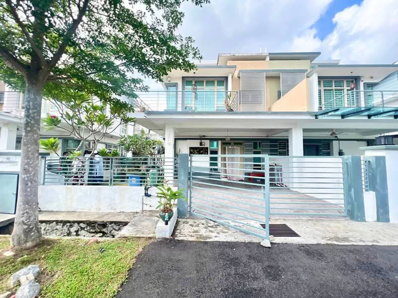 Semi-Detached House for Sale in Bandar Saujana Putra (Tanjong Duabelas) - Akmal Zakaria - PropertyGuru.com.my