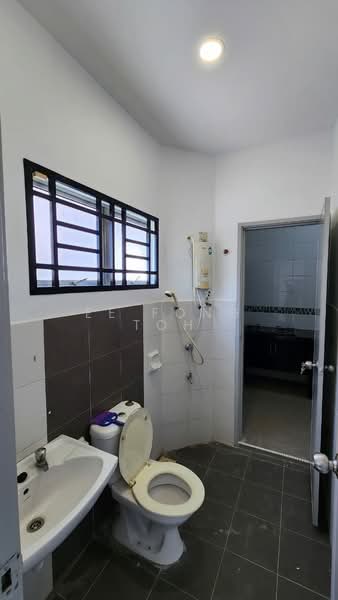 2-storey Terraced House for Sale in Taman Setia Indah (Tebrau) - Ee Fong Toh - Bathroom - PropertyGuru.com.my