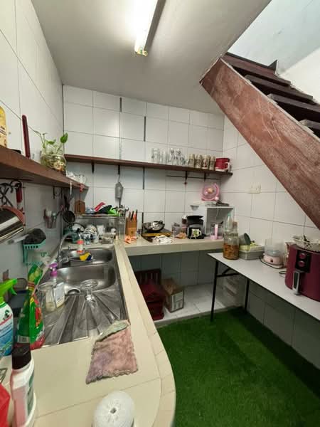 1-storey Terraced House for Sale in Taman Abad (Johor Bahru) - Win Tan - Kitchen - PropertyGuru.com.my