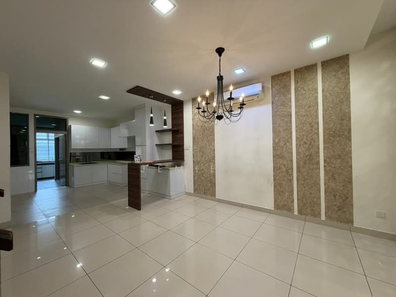 2-storey Terraced House for Rent in Redang Lakeview (Johor Bahru) - Jemie . - Kitchen - PropertyGuru.com.my