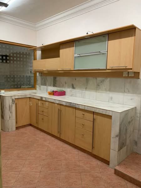 2-storey Terraced House for Sale in Taman Serdang Raya (Seri Kembangan) - Steven Tay - Kitchen - PropertyGuru.com.my