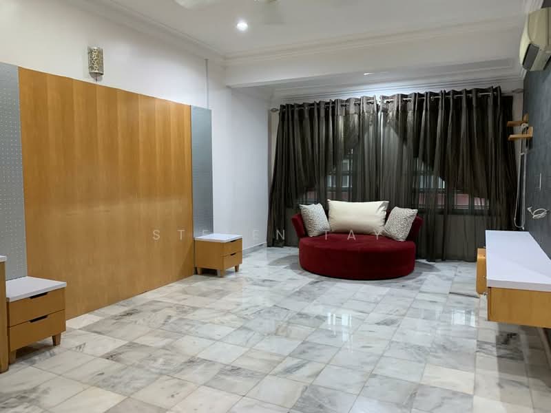 2-storey Terraced House for Sale in Taman Serdang Raya (Seri Kembangan) - Steven Tay - Living Room - PropertyGuru.com.my