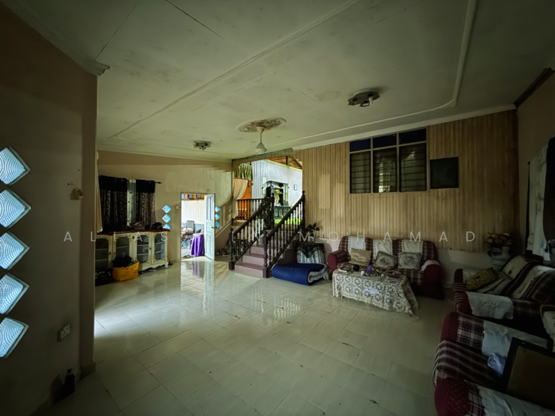 [TERMURAH]Rumah Banglo Setingkat di Kg. Bukit Sawa, Marang, Terengganu untuk Untuk Dijual - RM 185,000, Mac 2026 - Living Room - PropertyGuru.com.my