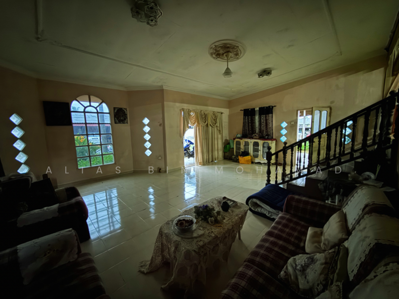 [TERMURAH]Rumah Banglo Setingkat di Kg. Bukit Sawa, Marang, Terengganu untuk Untuk Dijual - RM 185,000, Mac 2026 - Living Room - PropertyGuru.com.my