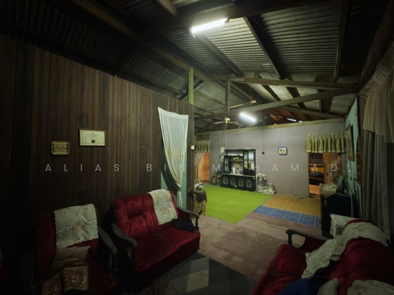 [TERMURAH]Rumah Banglo Setingkat di Kg. Bukit Sawa, Marang, Terengganu untuk Untuk Dijual - RM 185,000, Mac 2026 - Living Room - PropertyGuru.com.my