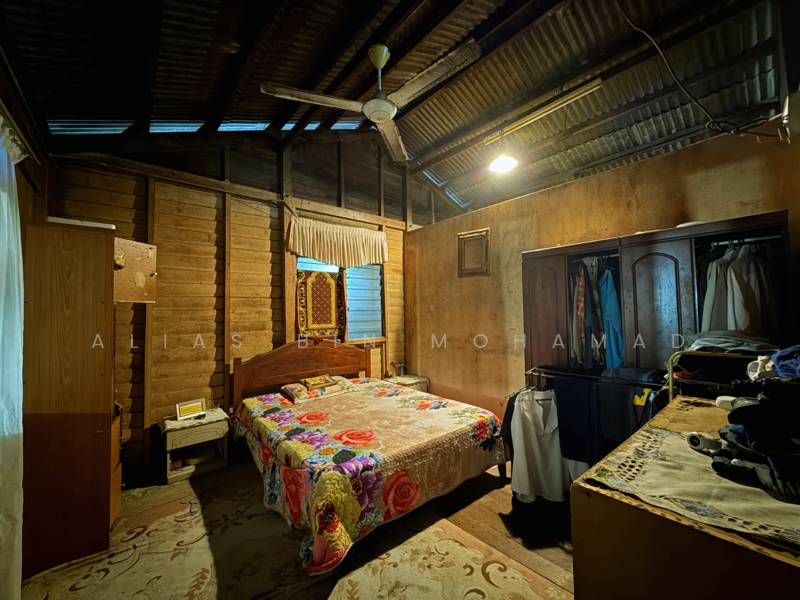 [TERMURAH]Rumah Banglo Setingkat di Kg. Bukit Sawa, Marang, Terengganu untuk Untuk Dijual - RM 185,000, Mac 2026 - Bedroom - PropertyGuru.com.my