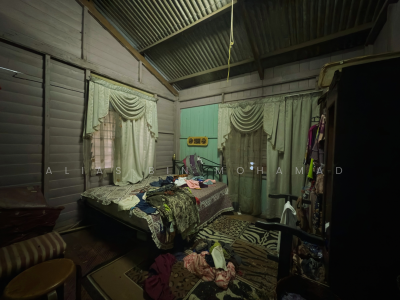 [TERMURAH]Rumah Banglo Setingkat di Kg. Bukit Sawa, Marang, Terengganu untuk Untuk Dijual - RM 185,000, Mac 2026 - Bedroom - PropertyGuru.com.my