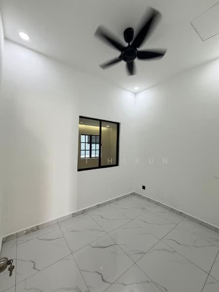 1-storey Terraced House for Sale in Taman Johor Jaya (Johor Bahru) - Adli Harun - Interior - PropertyGuru.com.my