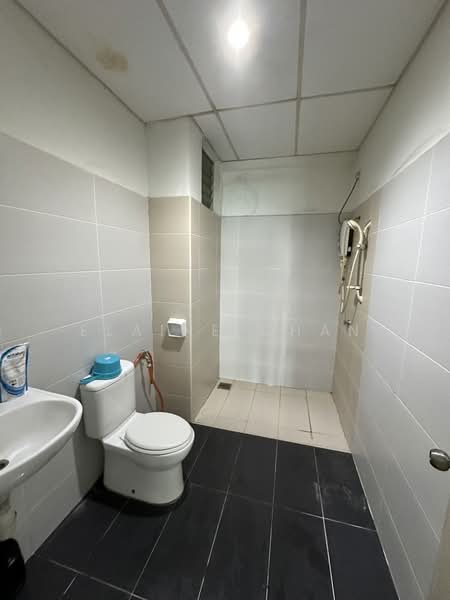 Service Residence for Rent at Akademik Suite - Elaine Chan - Bathroom - PropertyGuru.com.my