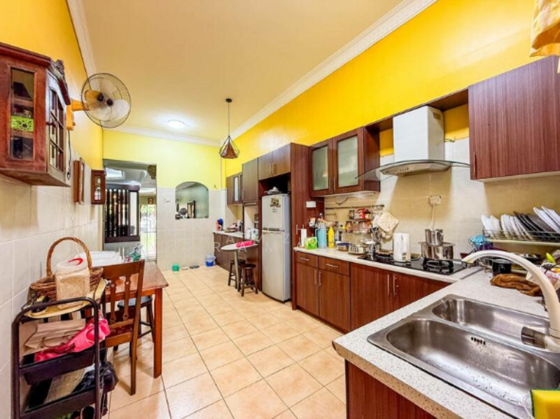 2-storey Terraced House for Sale in Puchong (Selangor) - Thiruchelvi Supramaniam - Kitchen - PropertyGuru.com.my
