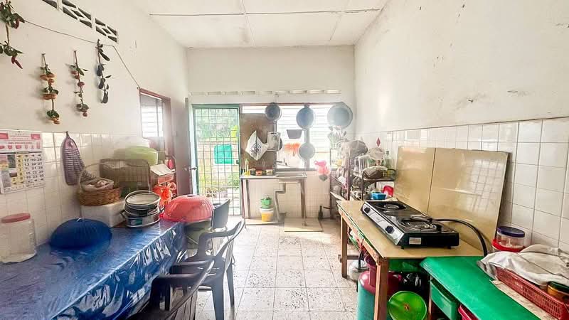 1-storey Terraced House for Sale in Taman Meru (Klang) - Izzah Alias - Kitchen - PropertyGuru.com.my
