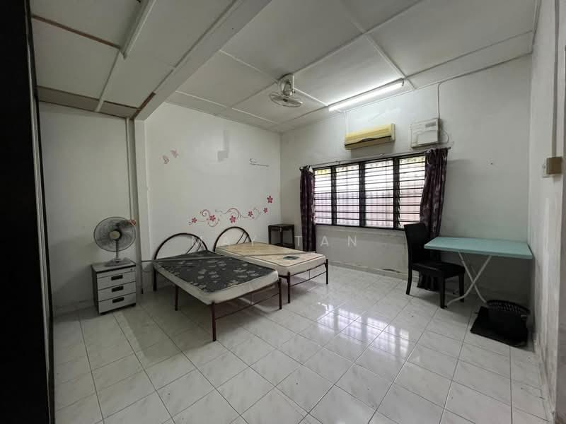 Semi-Detached House for Sale in Kluang (Johor) - May Tan - Bedroom - PropertyGuru.com.my