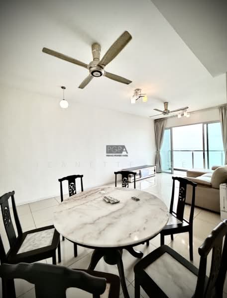 Kondominium untuk Dijual di 10 Island Resort - Jeanette Hee - Living Room - PropertyGuru.com.my