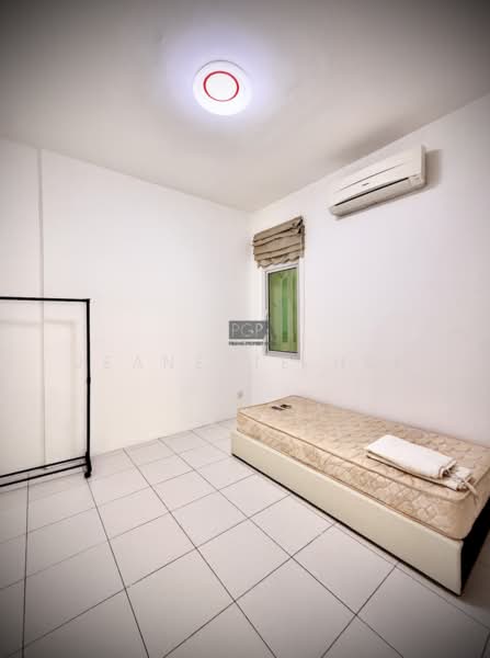 Kondominium untuk Dijual di 10 Island Resort - Jeanette Hee - Bedroom - PropertyGuru.com.my