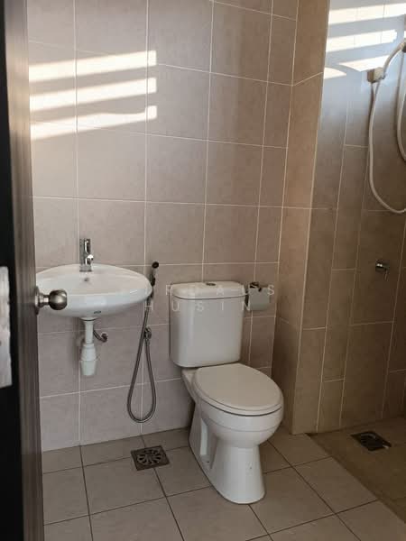 3-storey Terraced House for Sale in Bandar Country Homes (Rawang) - Firdaus Husin - Bathroom - PropertyGuru.com.my