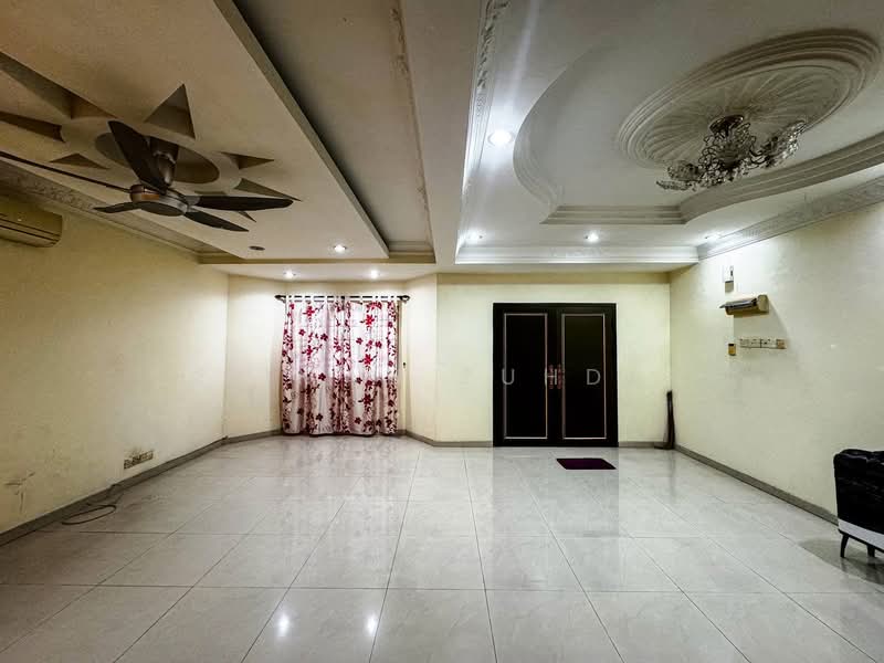 2-storey Terraced House for Sale in Teluk Pulai (Klang) - AIMAN ZUHDI - Living Room - PropertyGuru.com.my