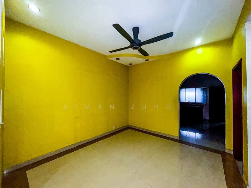 2-storey Terraced House for Sale in Teluk Pulai (Klang) - AIMAN ZUHDI - Living Room - PropertyGuru.com.my