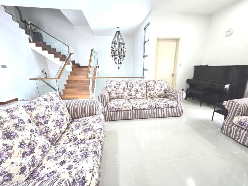 Rumah Berkembar untuk Dijual di Taman Equine (Seri Kembangan) - SHAMSIAH AJMAIN - Living Room - PropertyGuru.com.my