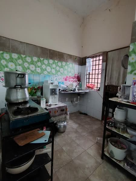 2-storey Terraced House for Sale in Kampung Wakaf Tapai (Bukit Payung) - Ariff . - Kitchen - PropertyGuru.com.my