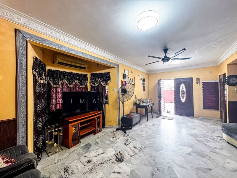 Terraced House for Sale in Rawang (Selangor) - AIMAN ZUHDI - Living Room - PropertyGuru.com.my