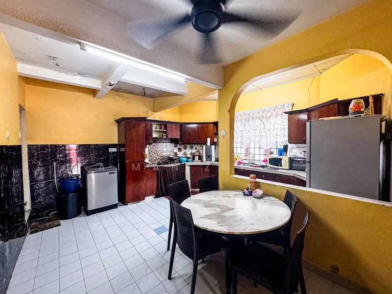 Terraced House for Sale in Rawang (Selangor) - AIMAN ZUHDI - Kitchen - PropertyGuru.com.my
