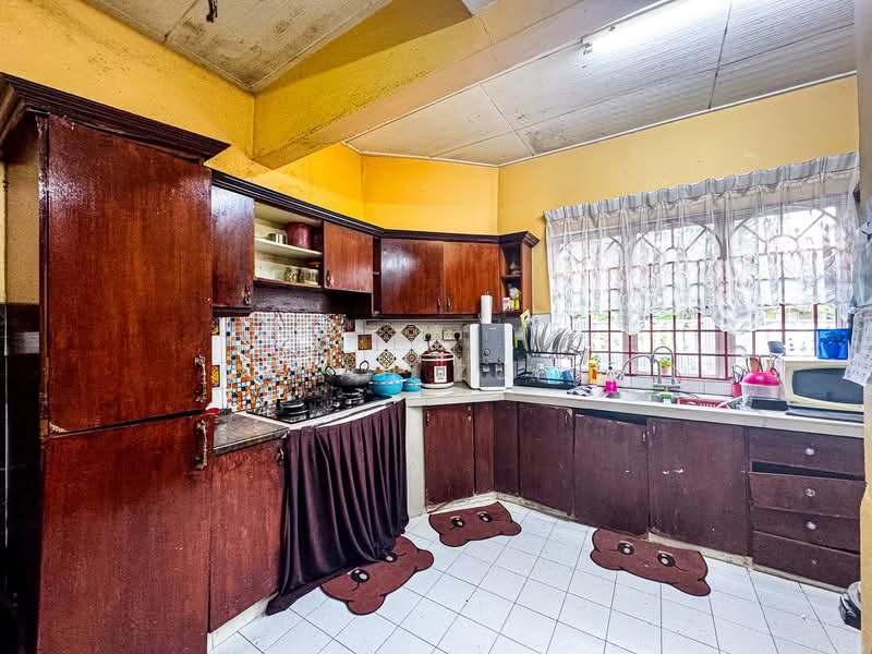 Terraced House for Sale in Rawang (Selangor) - AIMAN ZUHDI - Kitchen - PropertyGuru.com.my