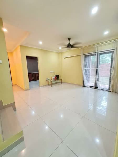 2-storey Terraced House for Sale in Alam Damai (Cheras) - Danilo Lim - Living Room - PropertyGuru.com.my