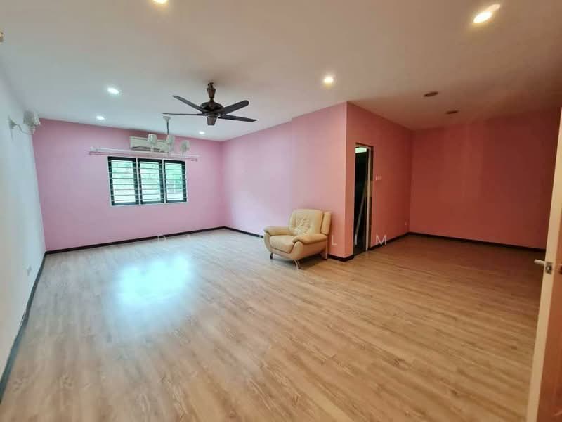 2-storey Terraced House for Sale in Alam Damai (Cheras) - Danilo Lim - Living Room - PropertyGuru.com.my