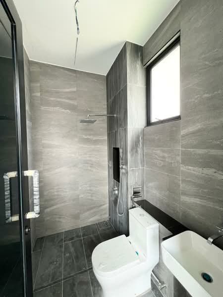 Semi-Detached House for Sale in Setia Tropika (Johor Bahru) - Jesrene Loh - Bathroom - PropertyGuru.com.my