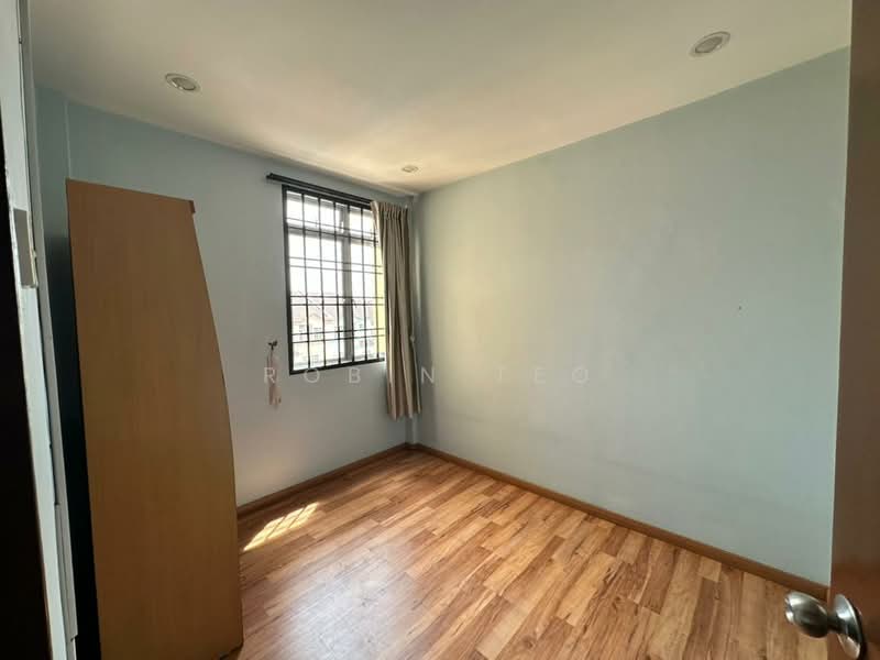 Flat for Sale at Flat Taman Perling - Robin Teo - Bedroom - PropertyGuru.com.my