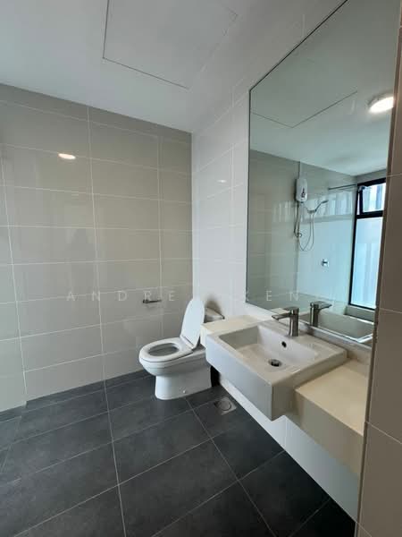 Service Residence for Rent at Southkey Mosaic - Andrew Keng - Bathroom - PropertyGuru.com.my