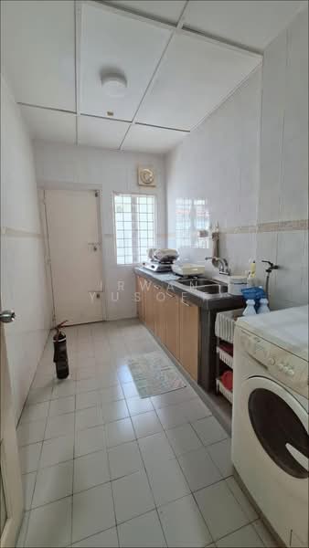 2-storey Terraced House for Sale in Seksyen 13 (Shah Alam) - Irwan Yusoff - Kitchen - PropertyGuru.com.my