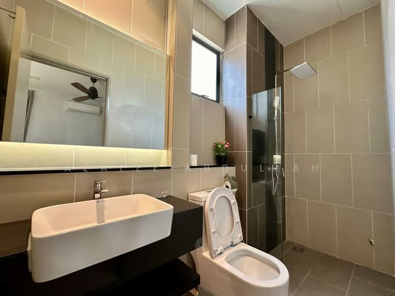 Twin Villa for Rent in Balok (Pahang) - Azalee Abdullah - Bathroom - PropertyGuru.com.my