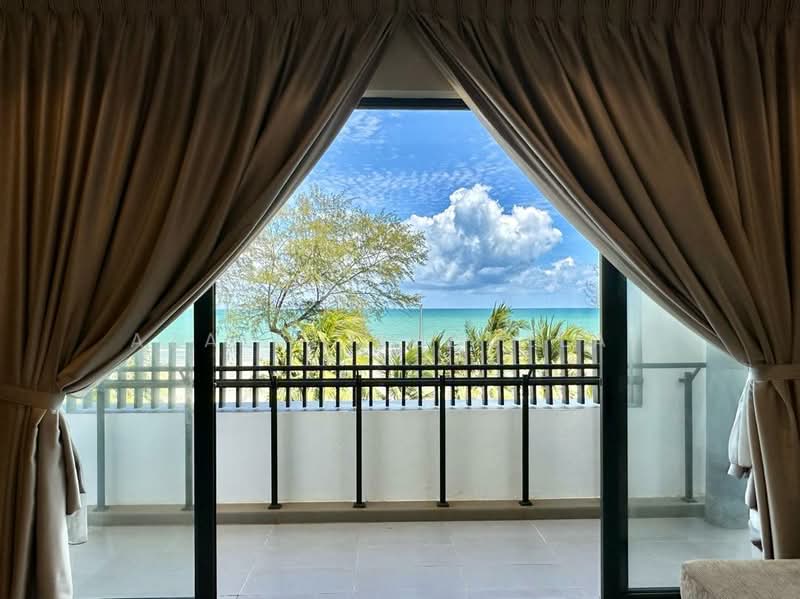 Twin Villa for Rent in Balok (Pahang) - Azalee Abdullah - Balcony - PropertyGuru.com.my
