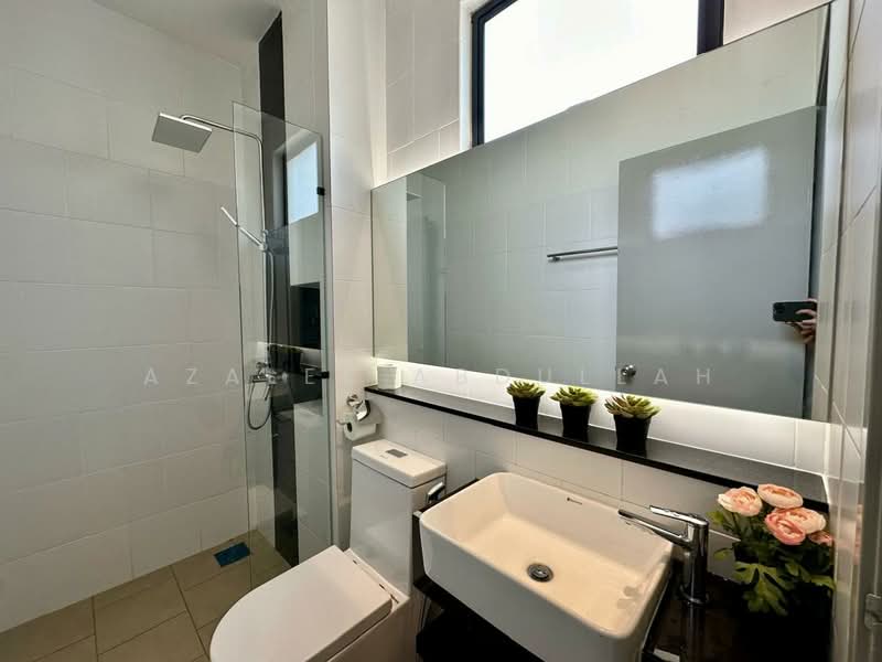 Twin Villa for Rent in Balok (Pahang) - Azalee Abdullah - Bathroom - PropertyGuru.com.my
