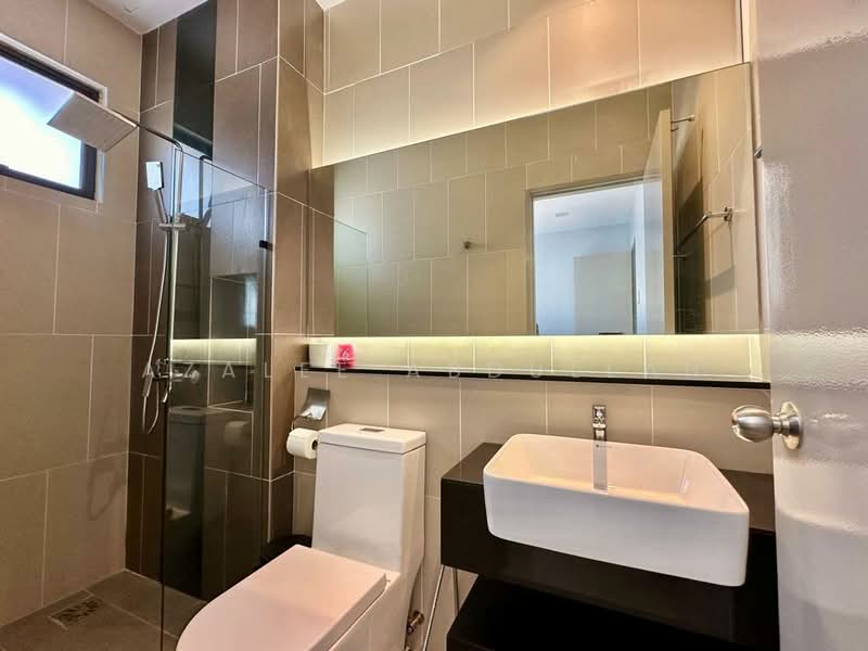 Twin Villa for Rent in Balok (Pahang) - Azalee Abdullah - Bathroom - PropertyGuru.com.my