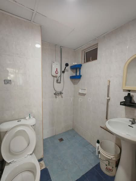 Condominium for Sale at Gold Coast Resort Condominium - S J Foo - Bathroom - PropertyGuru.com.my