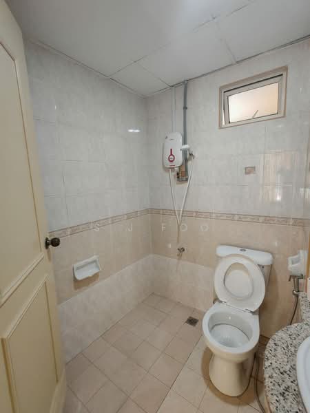 Condominium for Sale at Gold Coast Resort Condominium - S J Foo - Bathroom - PropertyGuru.com.my
