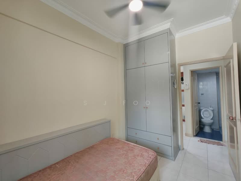 Condominium for Sale at Gold Coast Resort Condominium - S J Foo - Bedroom - PropertyGuru.com.my