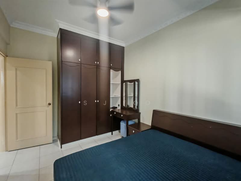 Condominium for Sale at Gold Coast Resort Condominium - S J Foo - Bedroom - PropertyGuru.com.my