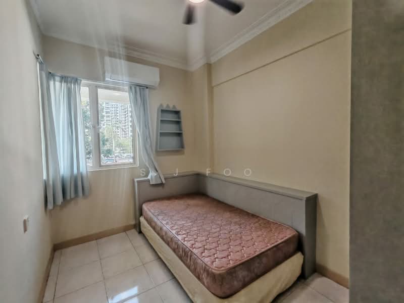 Condominium for Sale at Gold Coast Resort Condominium - S J Foo - Bedroom - PropertyGuru.com.my