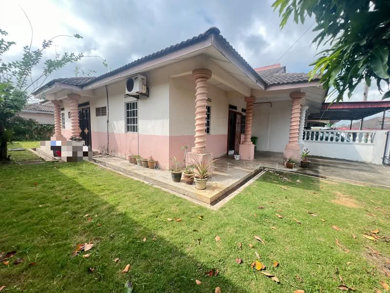 Semi-Detached House for Sale in Kuantan (Pahang) - Idham Che'Ali - Exterior - PropertyGuru.com.my